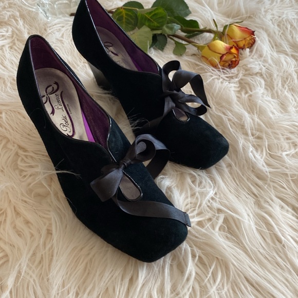 POETiC LICENCE London suede wedges - Picture 15 of 16